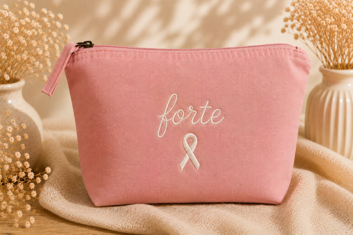Trousse brodée en coton recyclé – Collection Octobre Rose